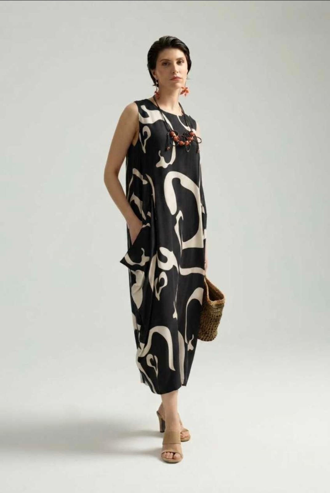 DRESS A4